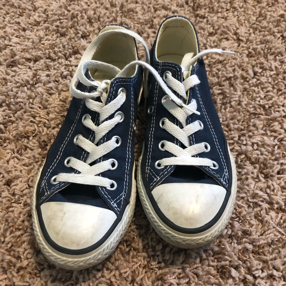 Navy converse in good condition.